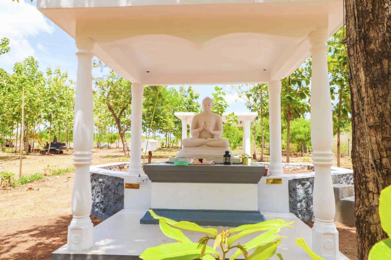 Peacock Resort Anuradhapura Bagian luar foto