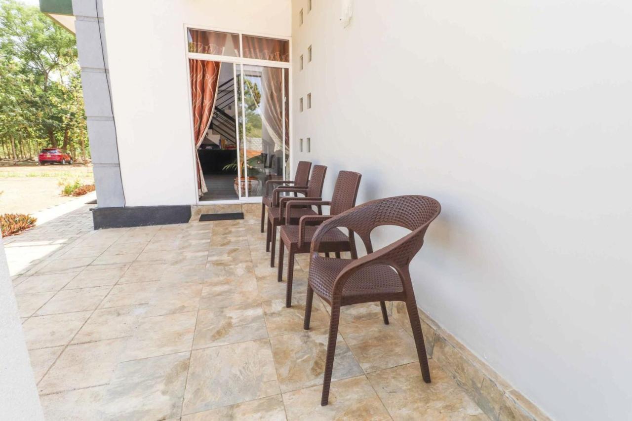 Peacock Resort Anuradhapura Bagian luar foto